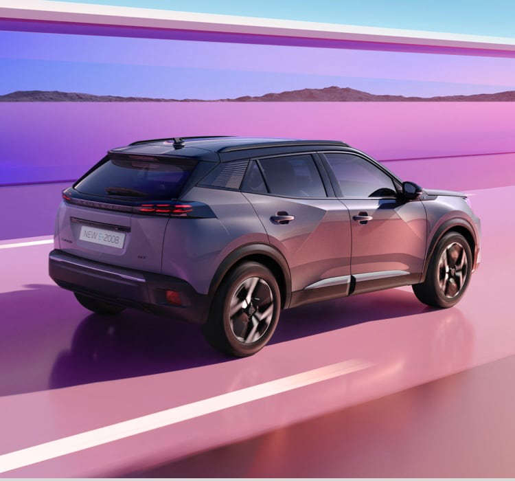 Peugeot 2008, вигляд ззаду з правого боку