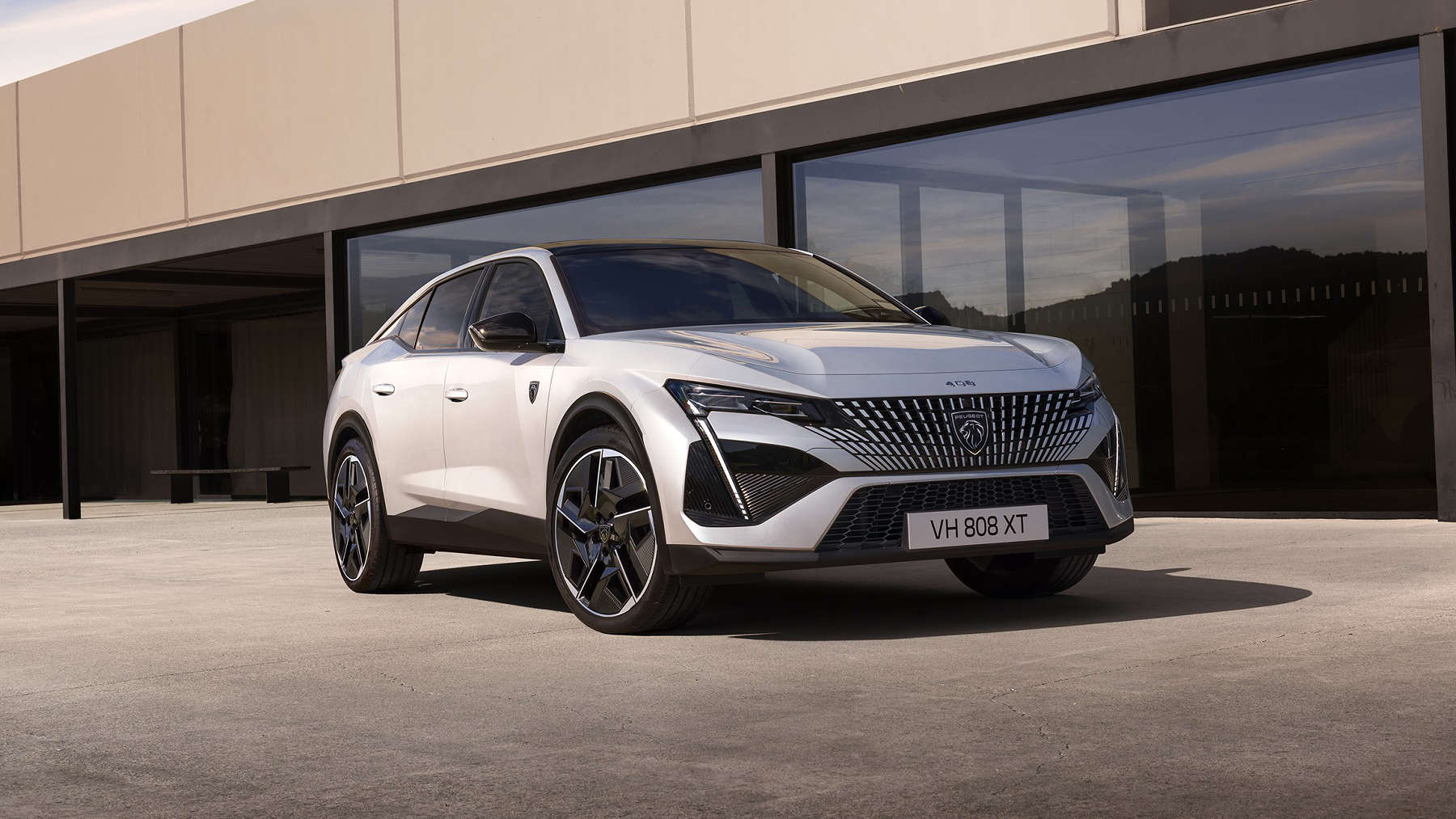 Бренд PEUGEOT презентує Новий PEUGEOT E-408 — 100% електричний фастбек